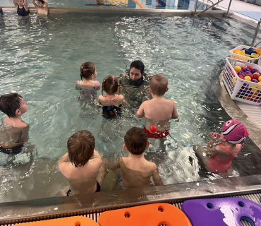 Juchů...první lekce plavání