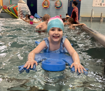 Juchů...první lekce plavání