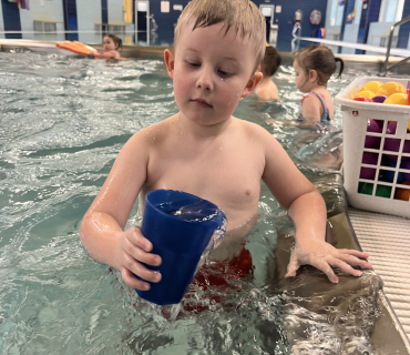 Juchů...první lekce plavání