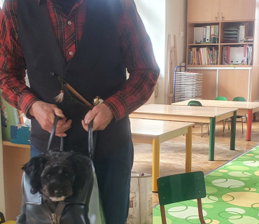 Jaro ťuká na dveře