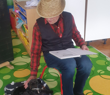 Jaro ťuká na dveře