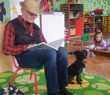 Jaro ťuká na dveře