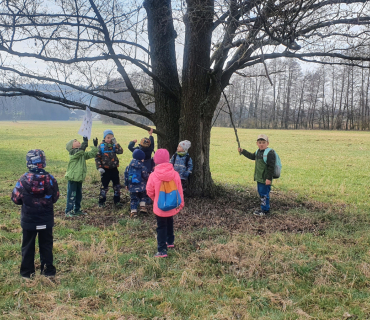 Jaro ťuká na dveře