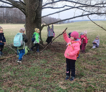 Jaro ťuká na dveře