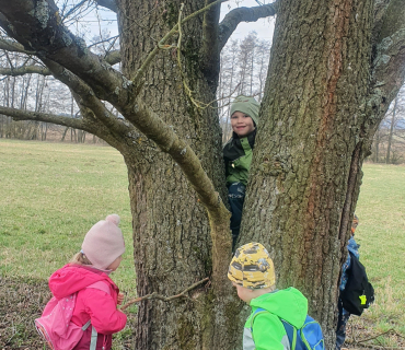 Jaro ťuká na dveře