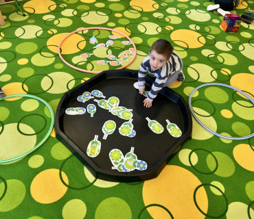 Jaro ťuká na dveře