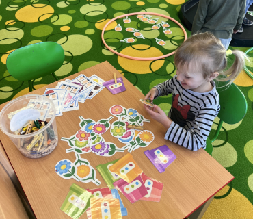 Jaro ťuká na dveře