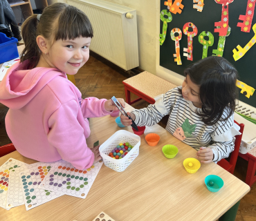 Jaro ťuká na dveře