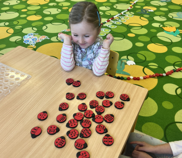 Jaro ťuká na dveře