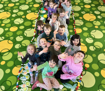 Jaro ťuká na dveře