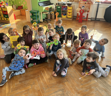 Jaro ťuká na dveře